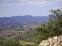 Piégros-la-Clastre: Blick nach Norden zu Vieux Mirabel Piégros-la-Clastre: Blick nach Norden zu Vieux Mirabel