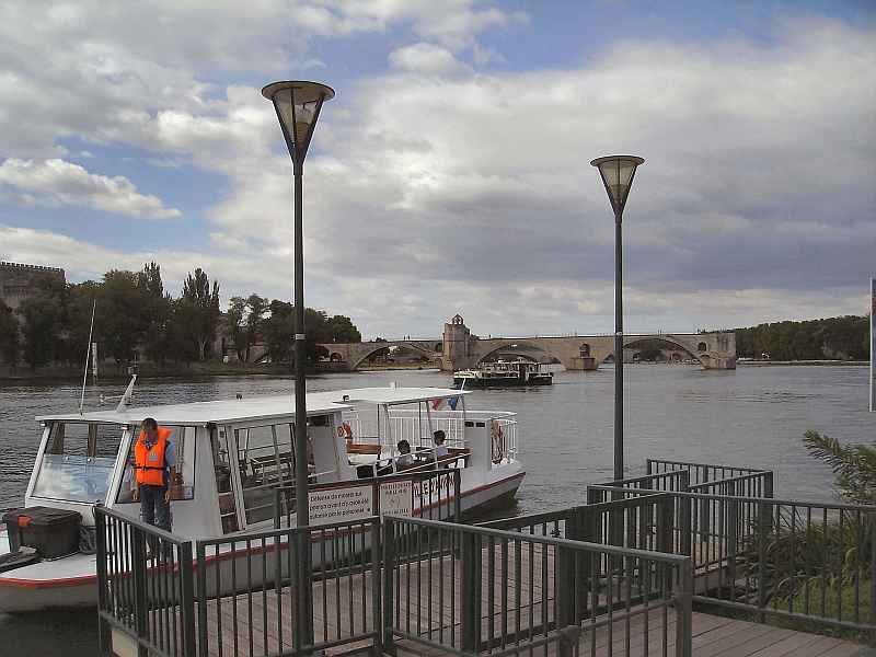 Avignon: Die Fähre zur Stadt