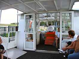 Die Fähre zur Stadt Die Fähre zur Stadt