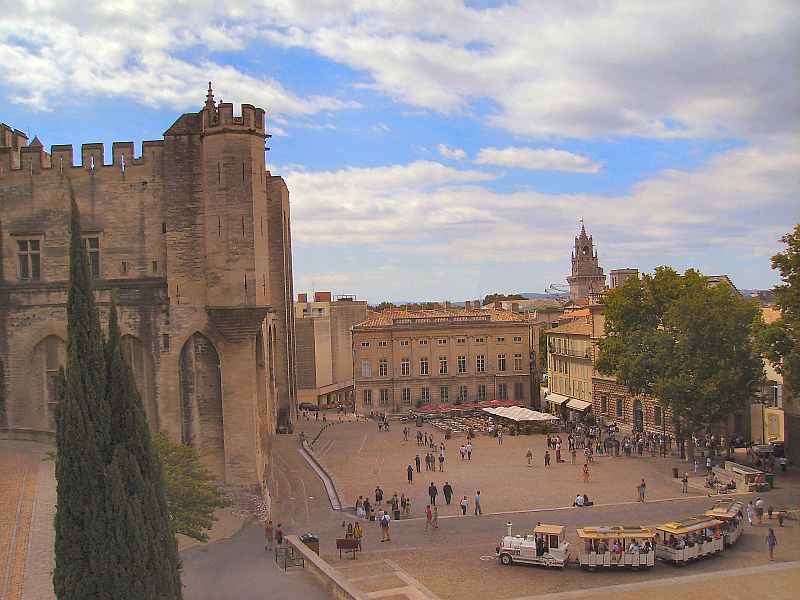 Avignon: Place du Palais des Papes