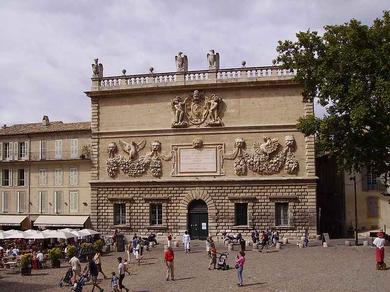 Avignon: Place du Palais des Papes