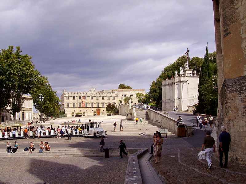 Avignon: Place du Palais des Papes