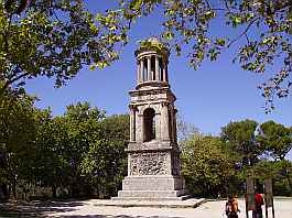 Glanum (Saint-Rémy-de-Provence) Glanum (Saint-Rémy-de-Provence)